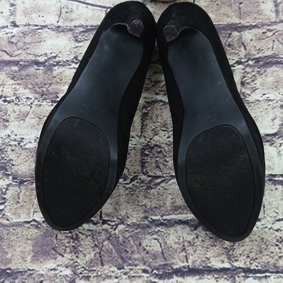 CL by Laundry heels - Picture 3 of 7